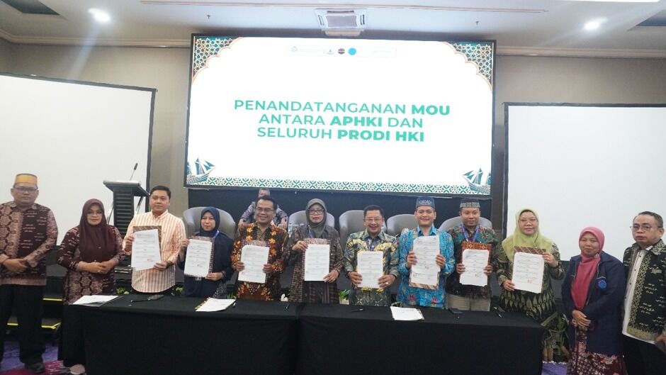 Dekan FSEI IAIN SAS Babel dan Kaprodi HKI Tandatangani Kerja Sama dengan PDHKI dan APHKI, Perkuat Eksistensi di Kancah Nasional