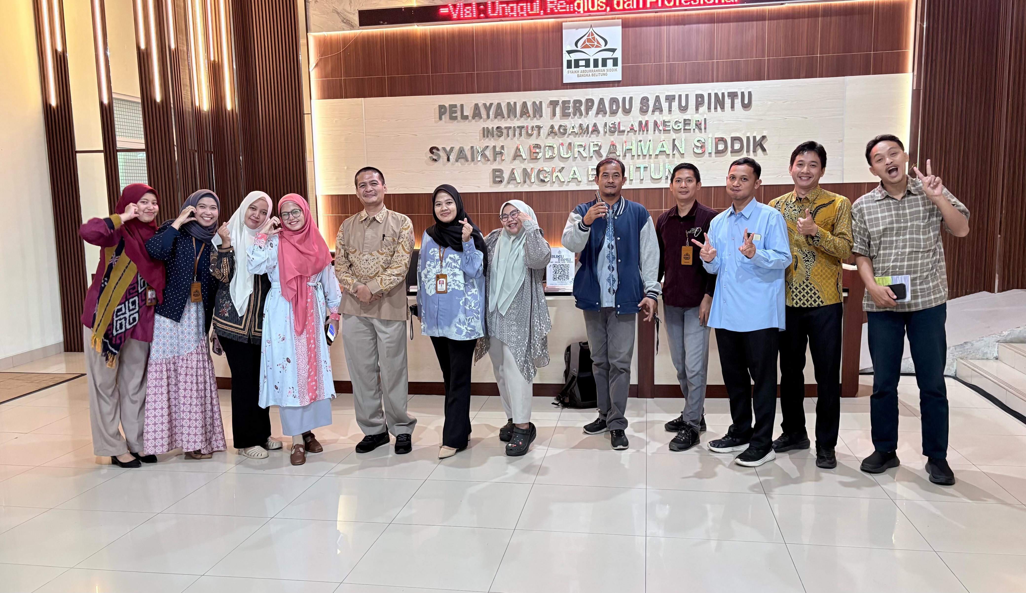 DEKAN DAN CIVITAS AKADEMIKA FSEI  MENGIKUTI ACARA PEMBINAAN ASN DARI REKTOR IAIN SAS BABEL