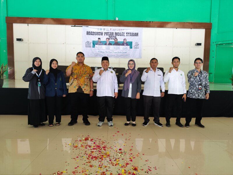 DEMA FSEI IAIN SAS BABEL dan FORNASMEBI Pusat Sukses Gelar Road Show Pasar Modal Syariah 2025