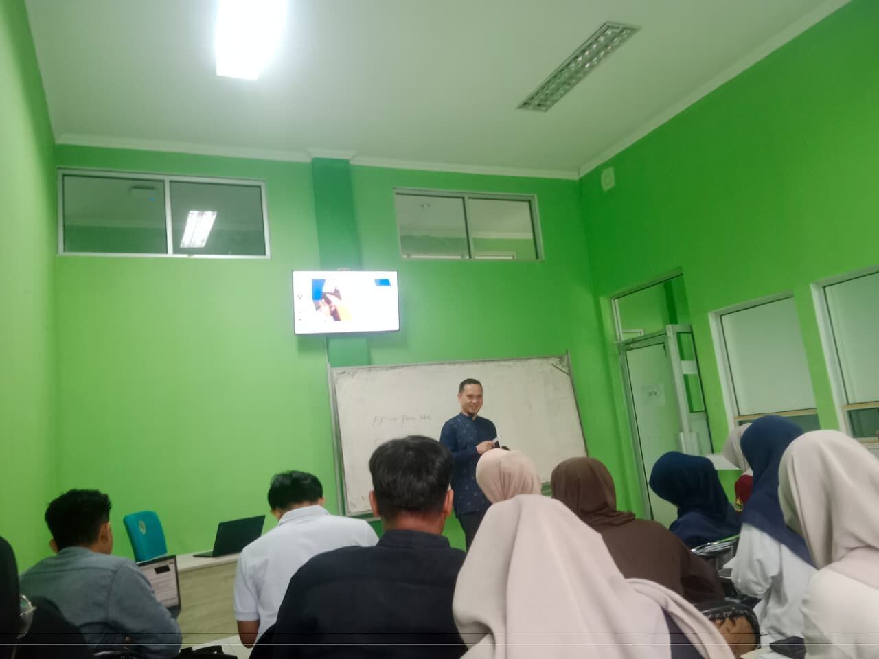 Prodi Akuntansi Syariah IAIN SAS BABEL Gelar Praktisi Mengajar Hadirkan Pimpinan Rahmat Consulting Pangkalpinang