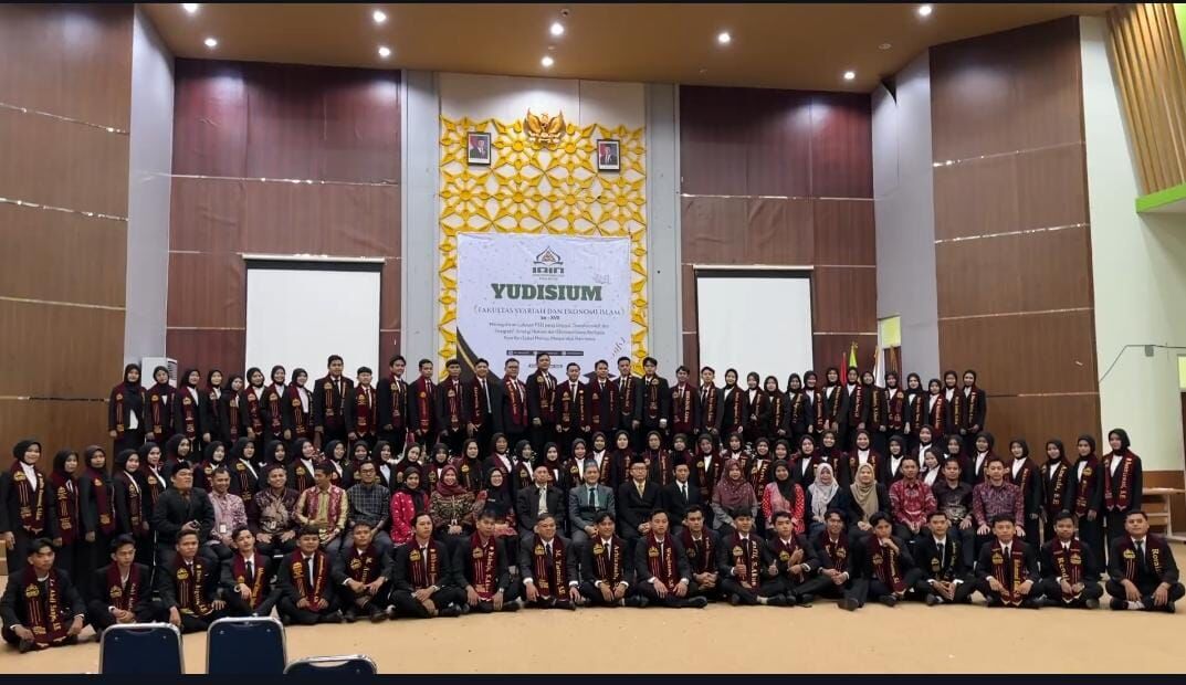 Yudisium ke-XVII FSEI IAIN SAS Babel, Dekan Tekankan Lima Kompetensi Lulusan Hadapi Dunia Kerja